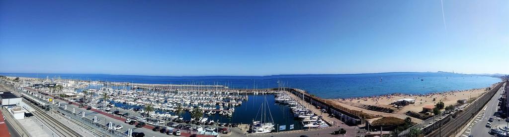 Marina Port & Beach-Apartment Masnou Bagian luar foto